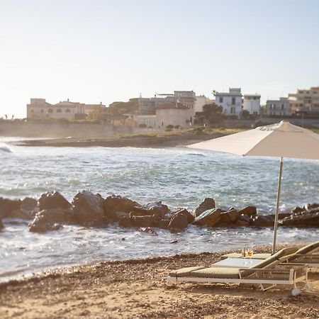 Le Suites Sul Mare Di Esterina チビタベッキア エクステリア 写真