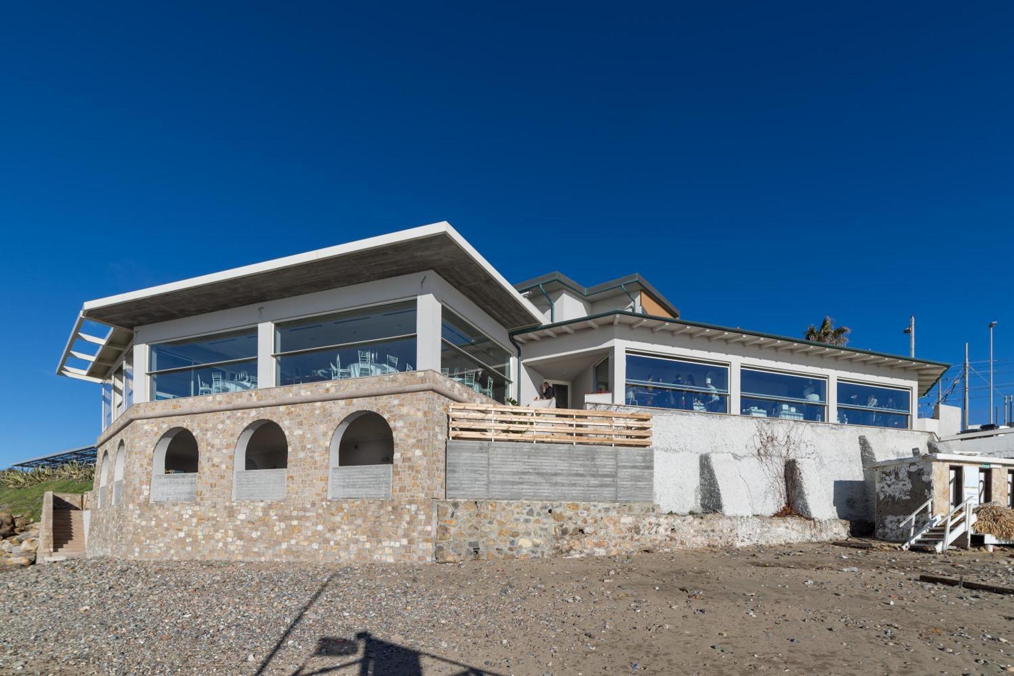 Le Suites Sul Mare Di Esterina チビタベッキア エクステリア 写真
