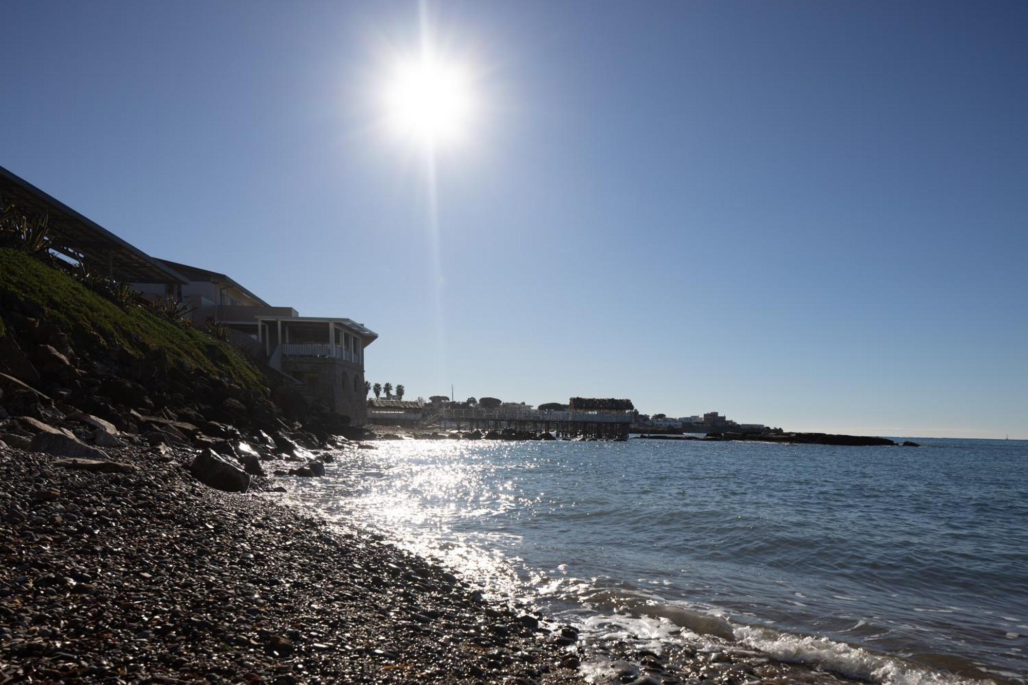 Le Suites Sul Mare Di Esterina チビタベッキア エクステリア 写真