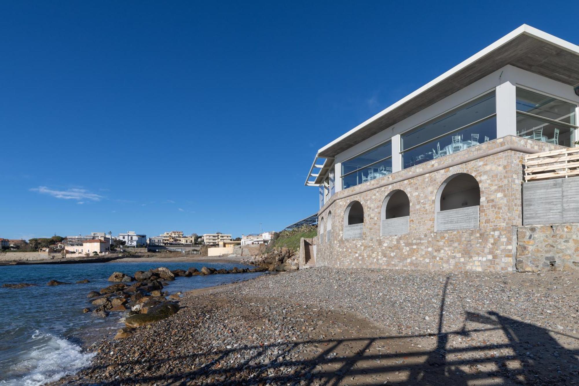Le Suites Sul Mare Di Esterina チビタベッキア エクステリア 写真