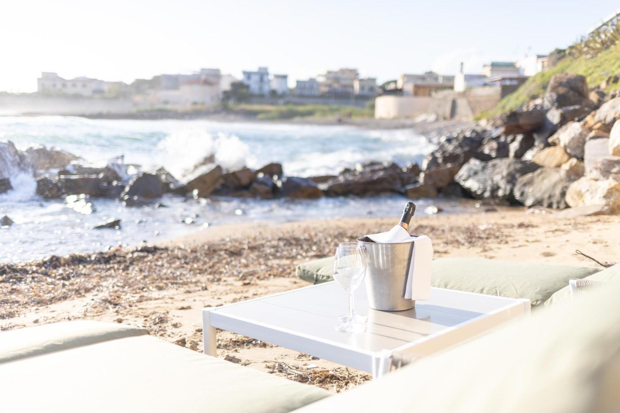 Le Suites Sul Mare Di Esterina チビタベッキア エクステリア 写真
