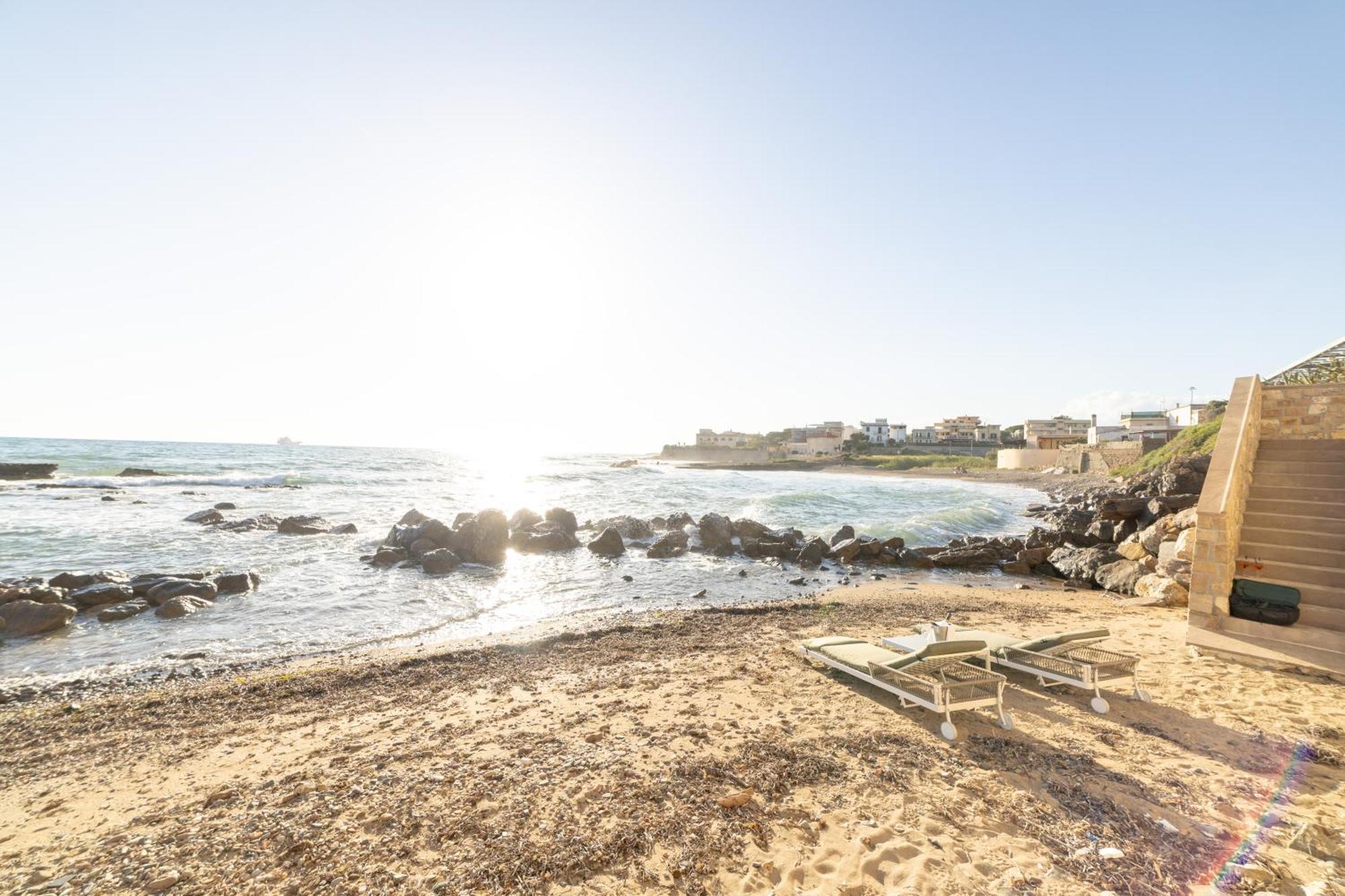 Le Suites Sul Mare Di Esterina チビタベッキア エクステリア 写真