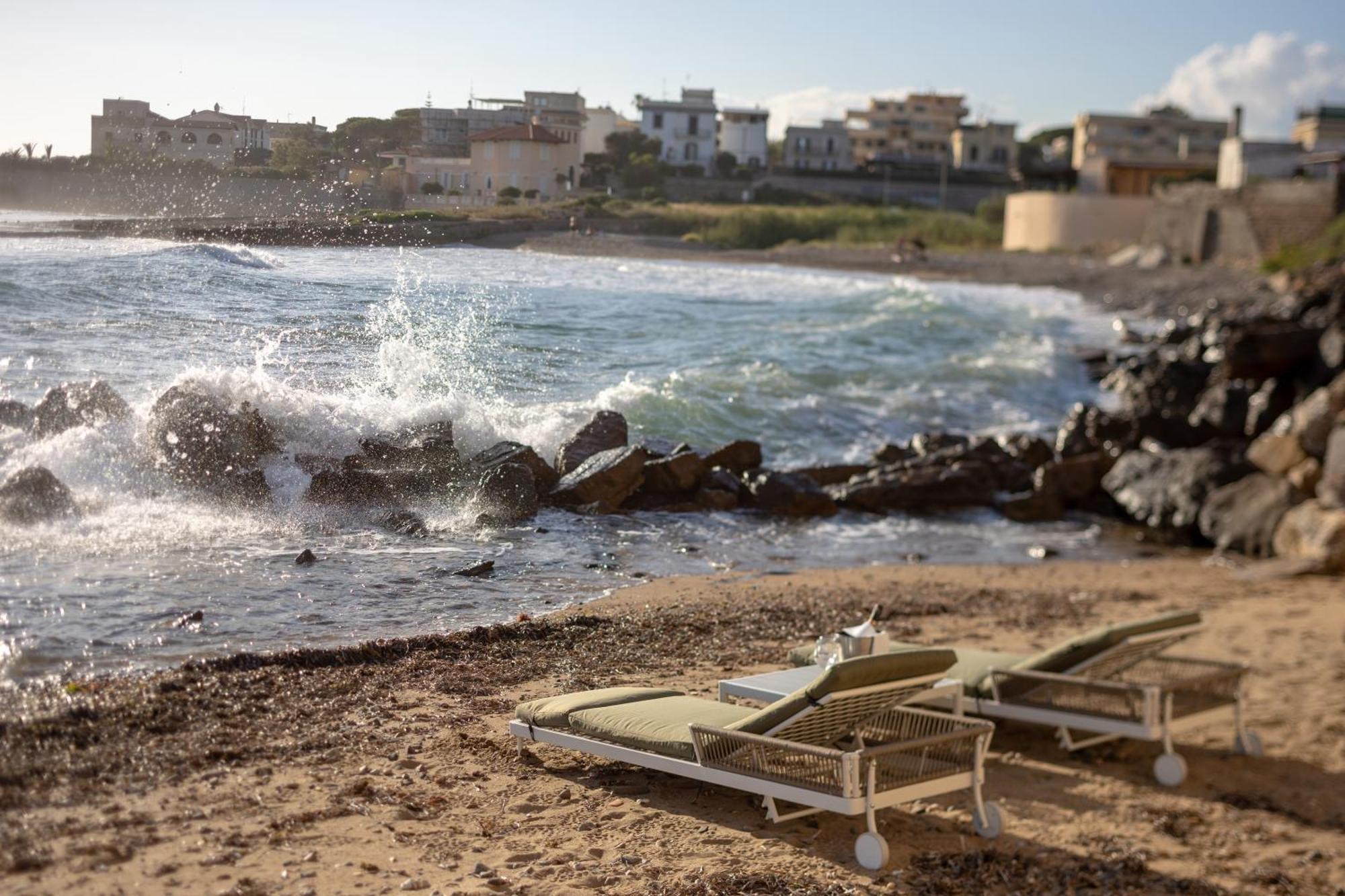 Le Suites Sul Mare Di Esterina チビタベッキア エクステリア 写真