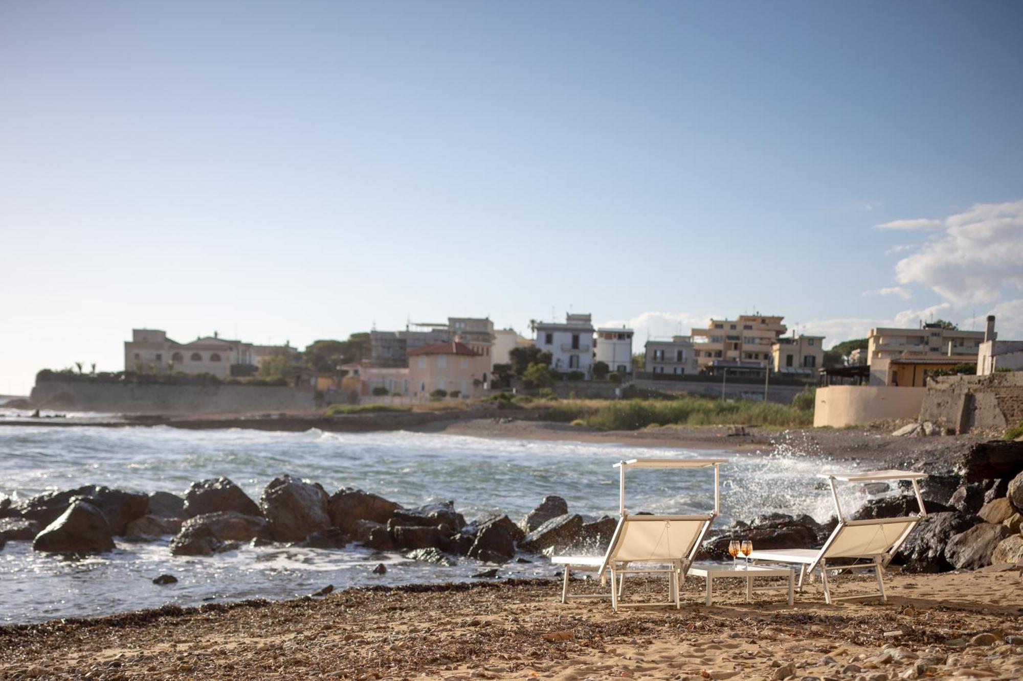 Le Suites Sul Mare Di Esterina チビタベッキア エクステリア 写真